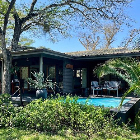 Imani Bush House & Silver Sky Chalet Hluhluwe Buitenkant foto